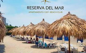 Apartamento Club de Playa, piscinas, Jacuzzis, wifi, parqueadero